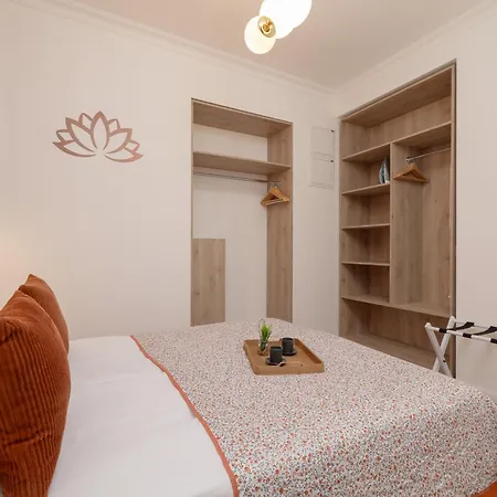 Beautiful & Stylish Dietla With Air Conditioning By Renters Apartman Krakkó
