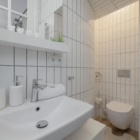 Beautiful & Stylish Dietla With Air Conditioning By Renters Apartment Krakow