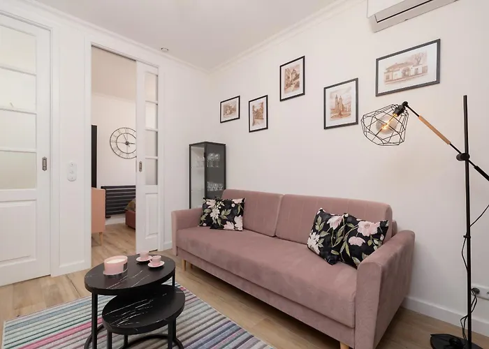 Beautiful & Stylish Dietla With Air Conditioning By Renters