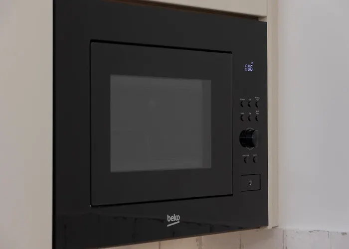 Beautiful & Stylish Dietla With Air Conditioning By Renters Apartment