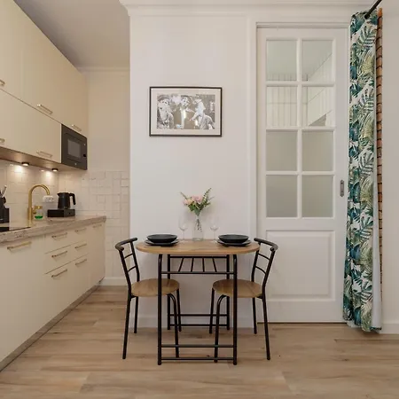 Апартаменты Beautiful & Stylish Dietla With Air Conditioning By Renters